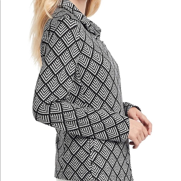Nic+Zoe Sweater Jacket, would fit a size Small. Black and white - Picture 3 of 8
